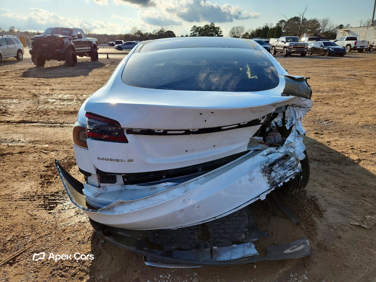 Tesla Model S 2013