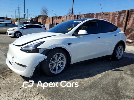 Tesla Model Y 2023 - Image 1 of 12