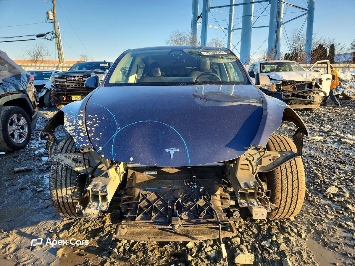 Tesla Model Y 2023
