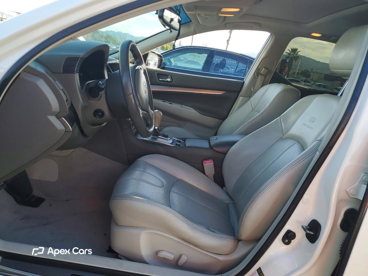 Infiniti G 2010