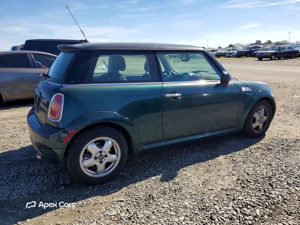 MINI Cooper 2010