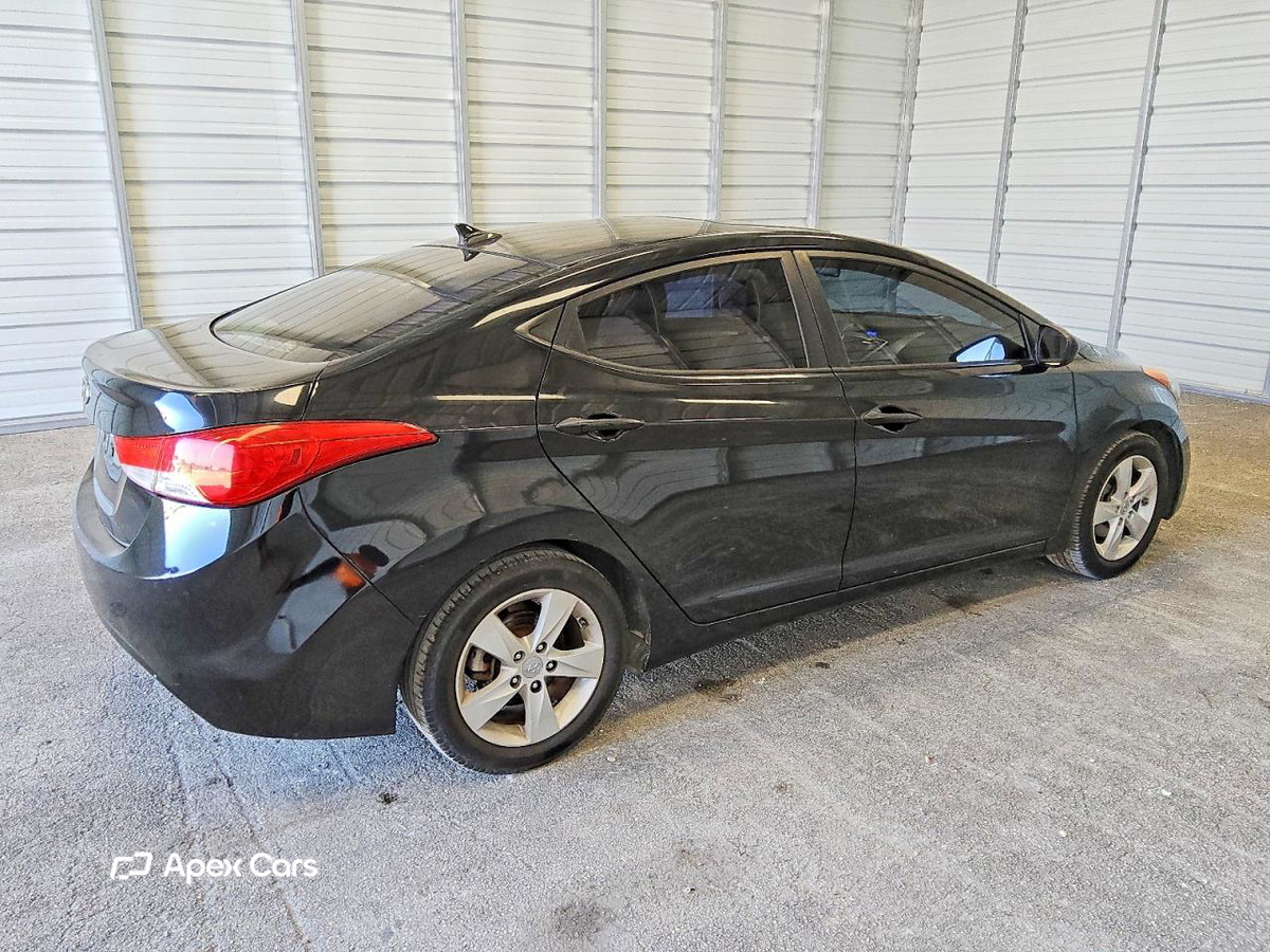 Hyundai Elantra 2011