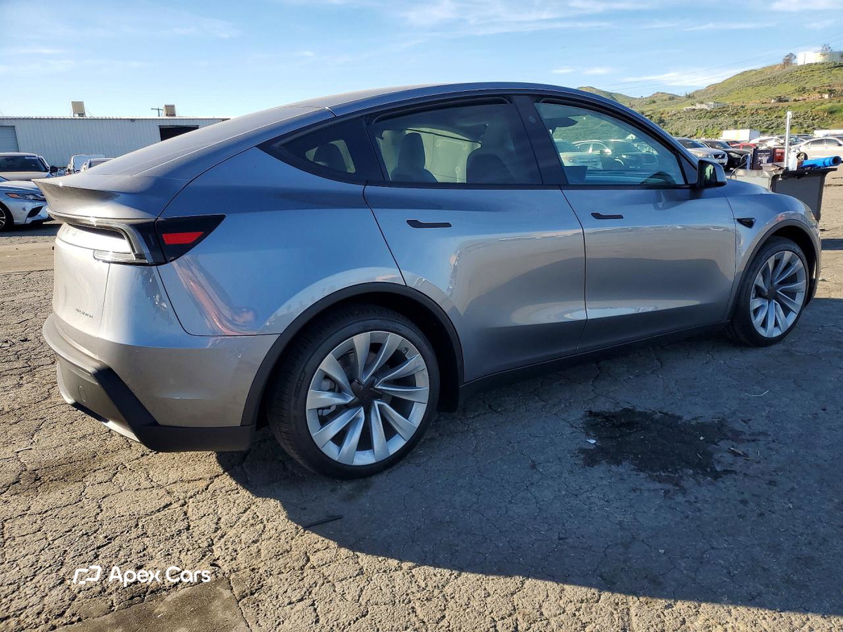 Tesla Model Y 2026