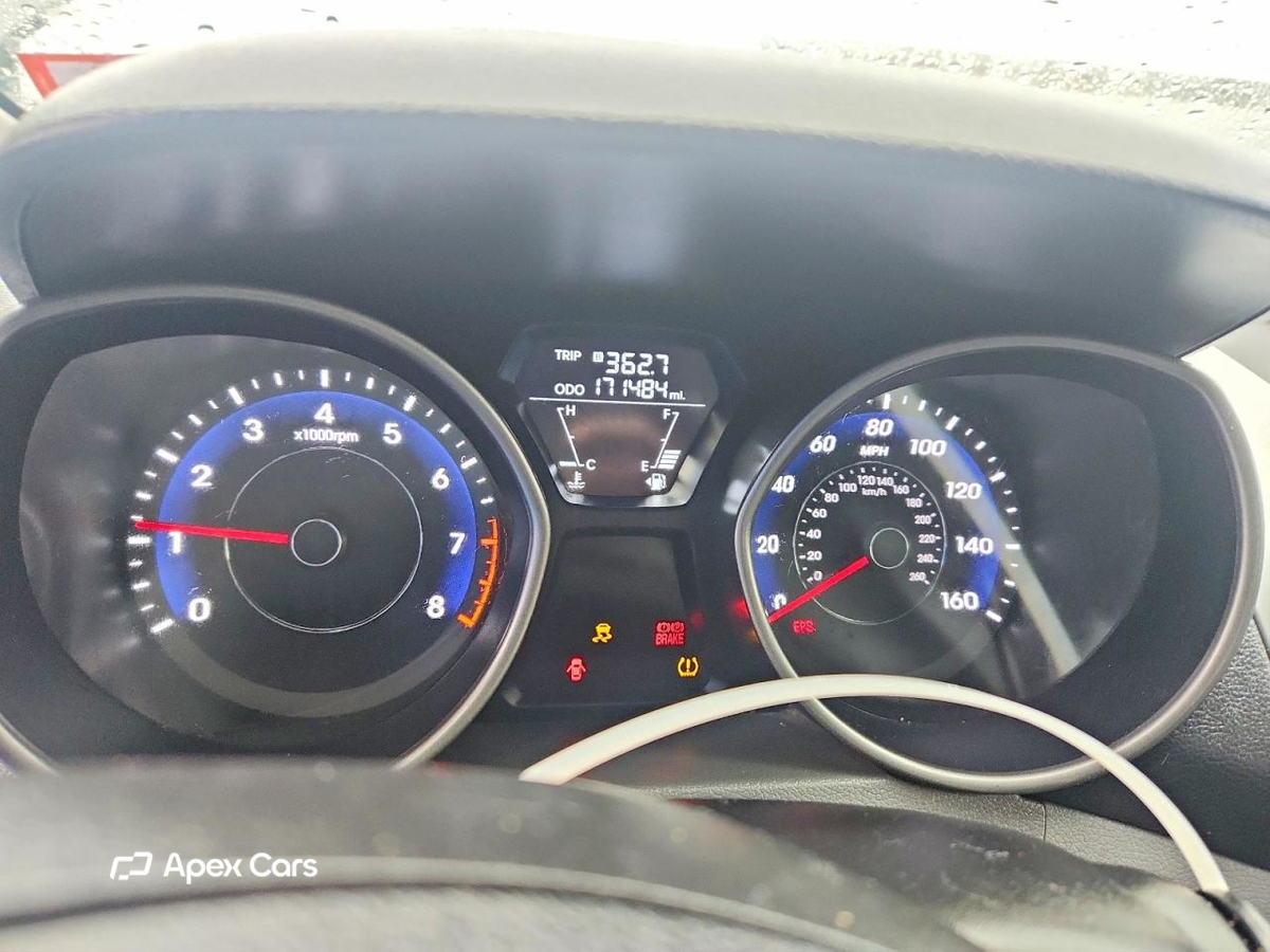 Hyundai Elantra 2013