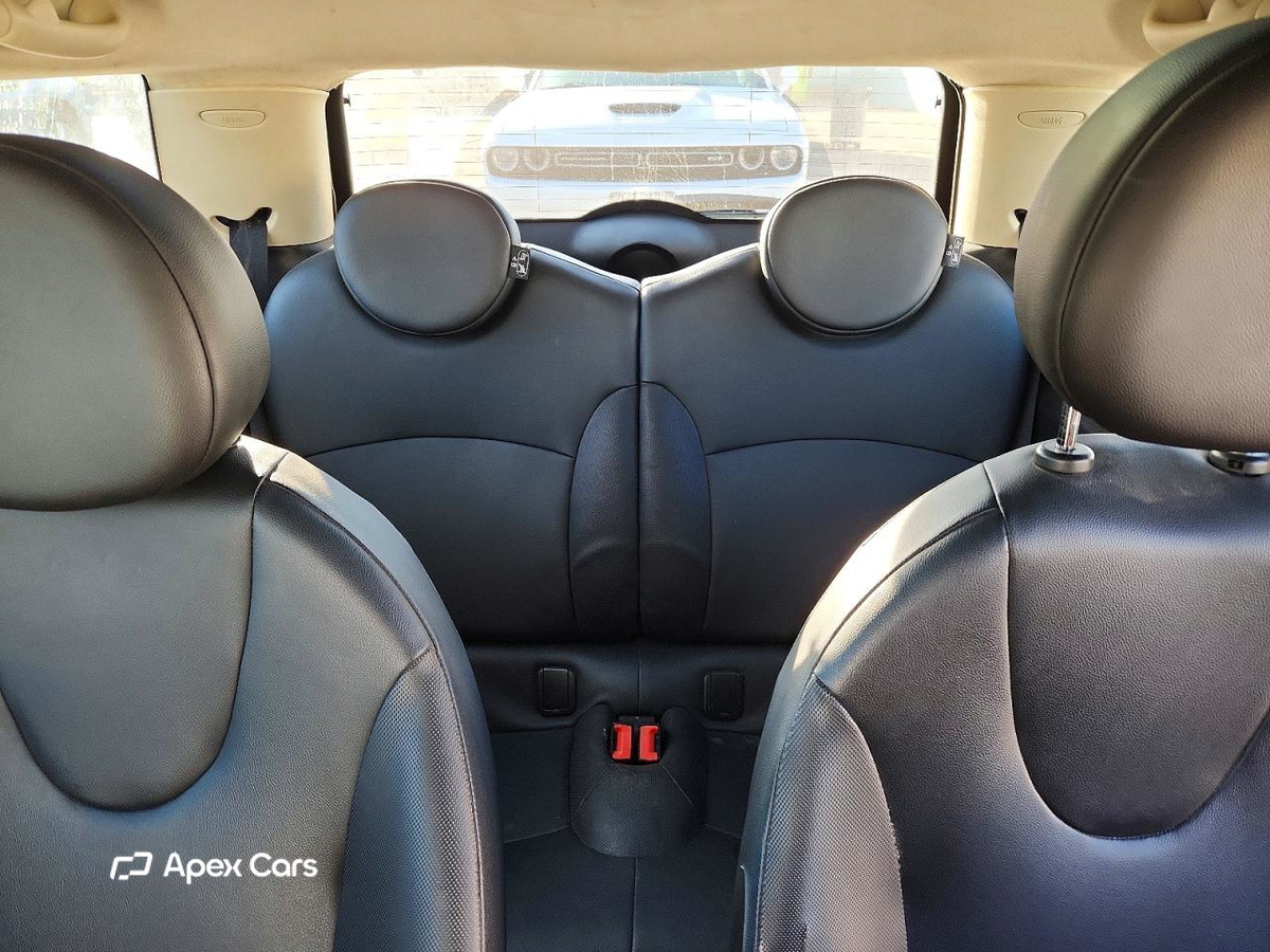 MINI Cooper 2011