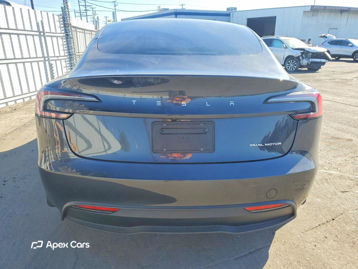 Tesla Model 3 2024