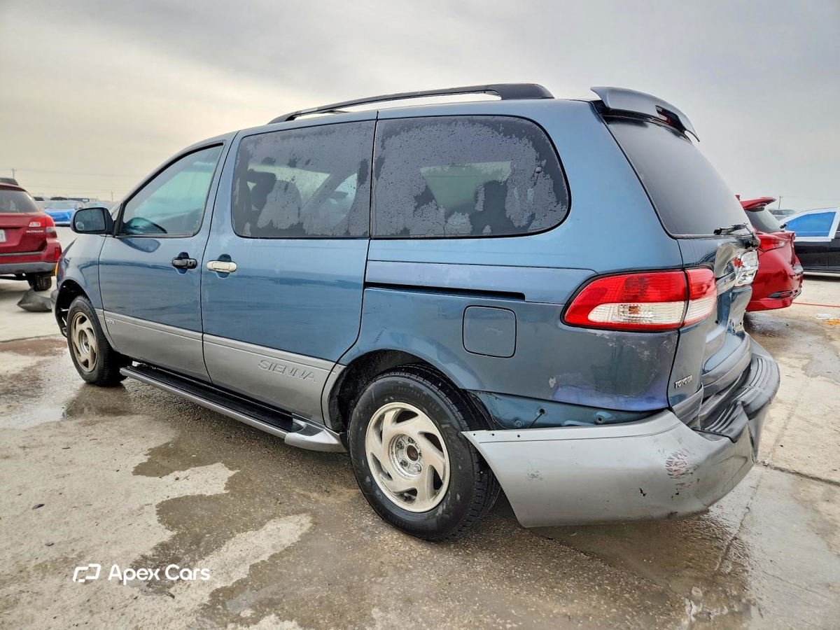 Toyota Sienna 2002
