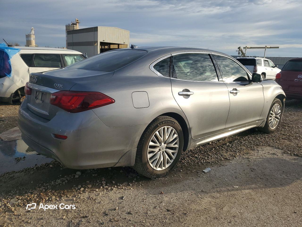 Infiniti Q70 2015