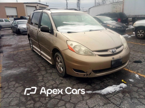Toyota Sienna 2010 - Image 1 of 10