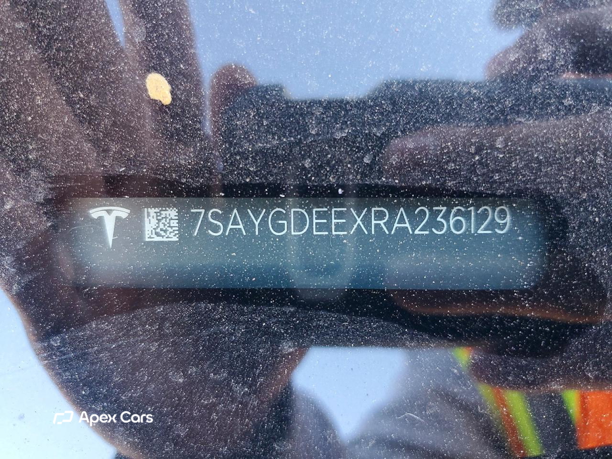 Tesla Model Y 2024