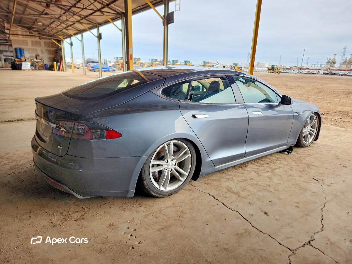 Tesla Model S 2013