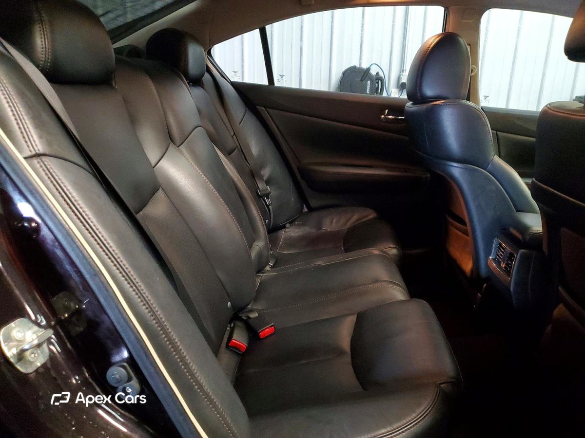 Nissan Maxima 2011