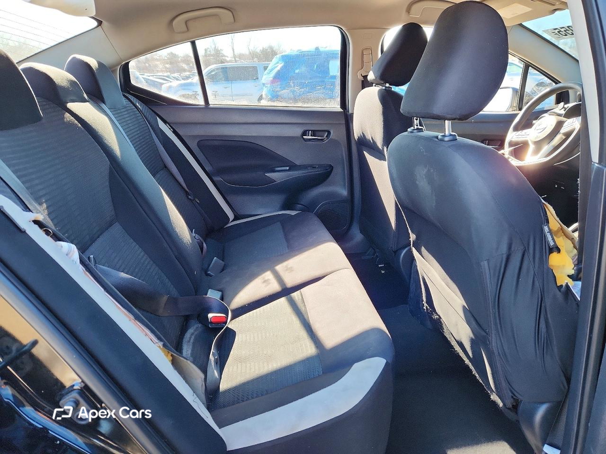 Nissan Versa 2021
