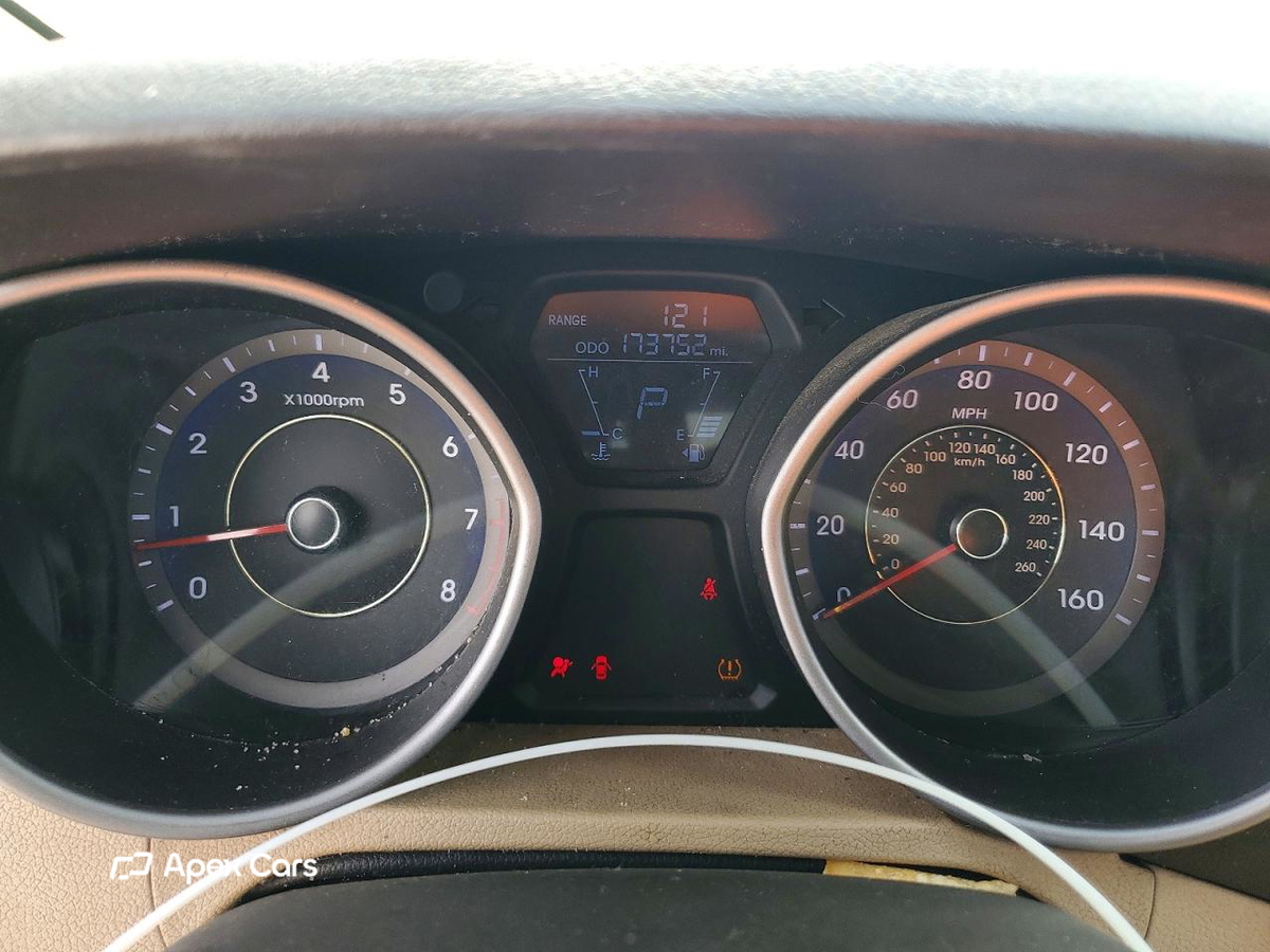 Hyundai Elantra 2012
