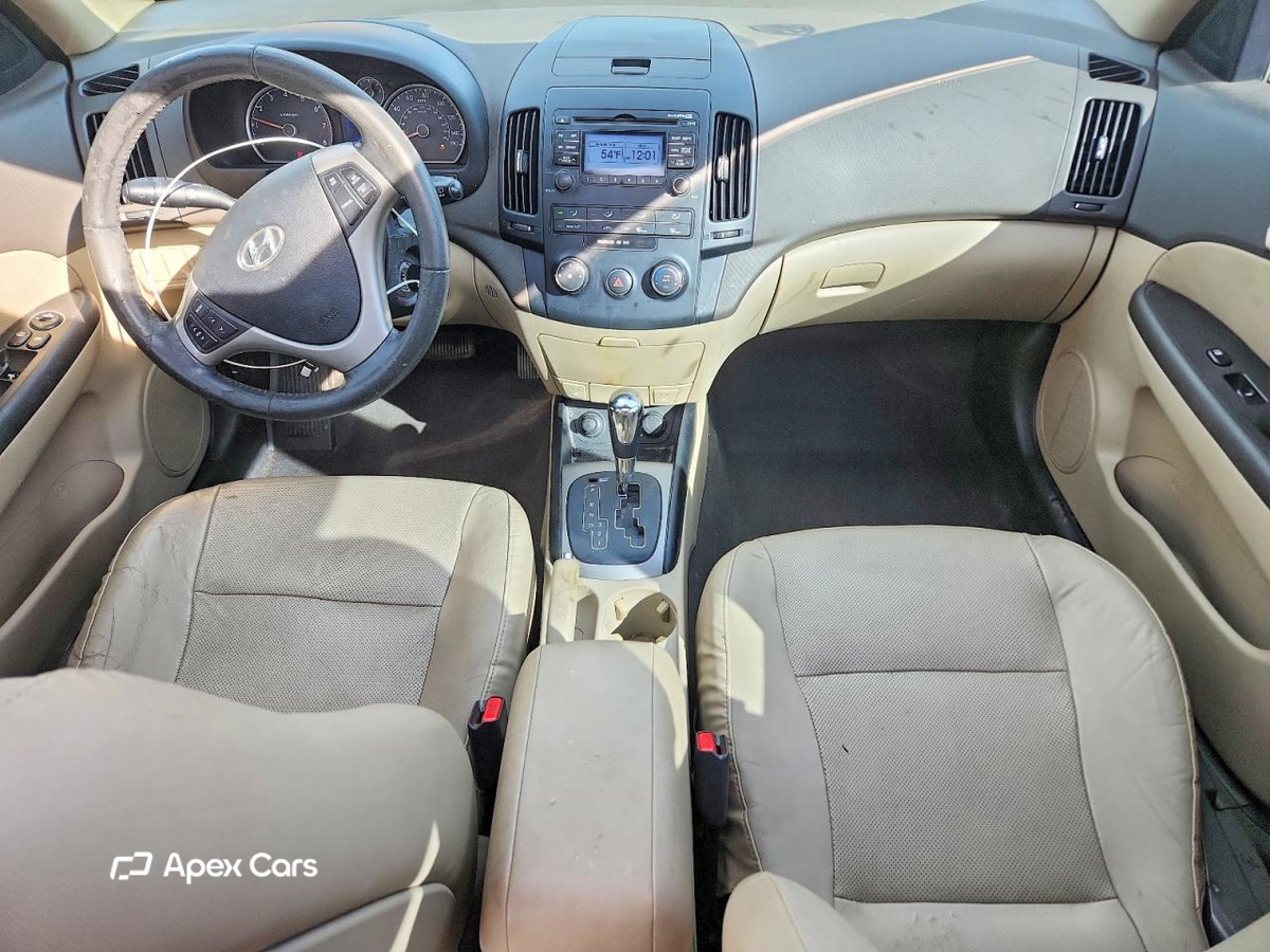 Hyundai Elantra 2012