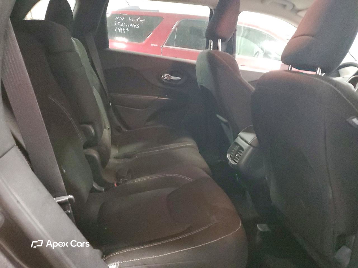 Jeep Grand Cherokee 2016