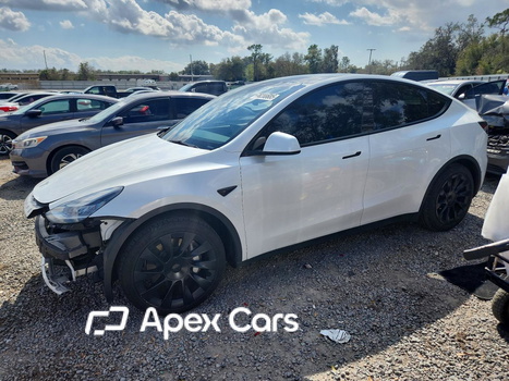 Tesla Model Y 2023 - Image 1 of 13