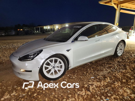 Tesla Model 3 2020 - Image 1 of 12