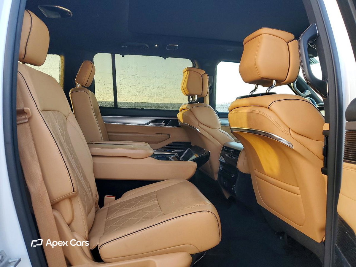 Jeep Grand Wagoneer 2023