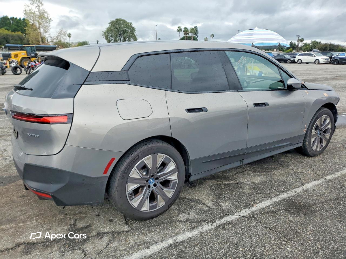 BMW iX 2025