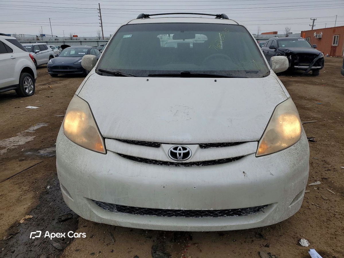 Toyota Sienna 2010