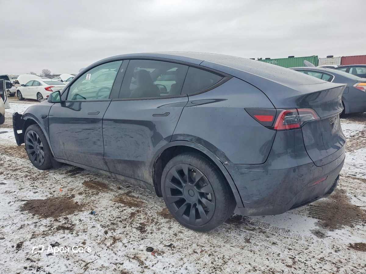 Tesla Model Y 2024