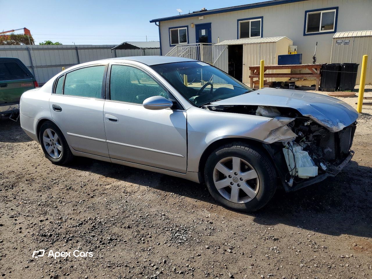 Nissan Altima 2002