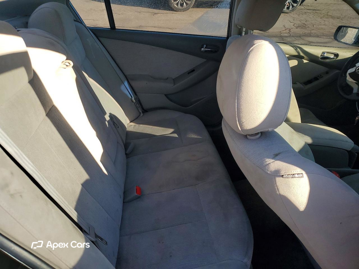 Nissan Altima 2010