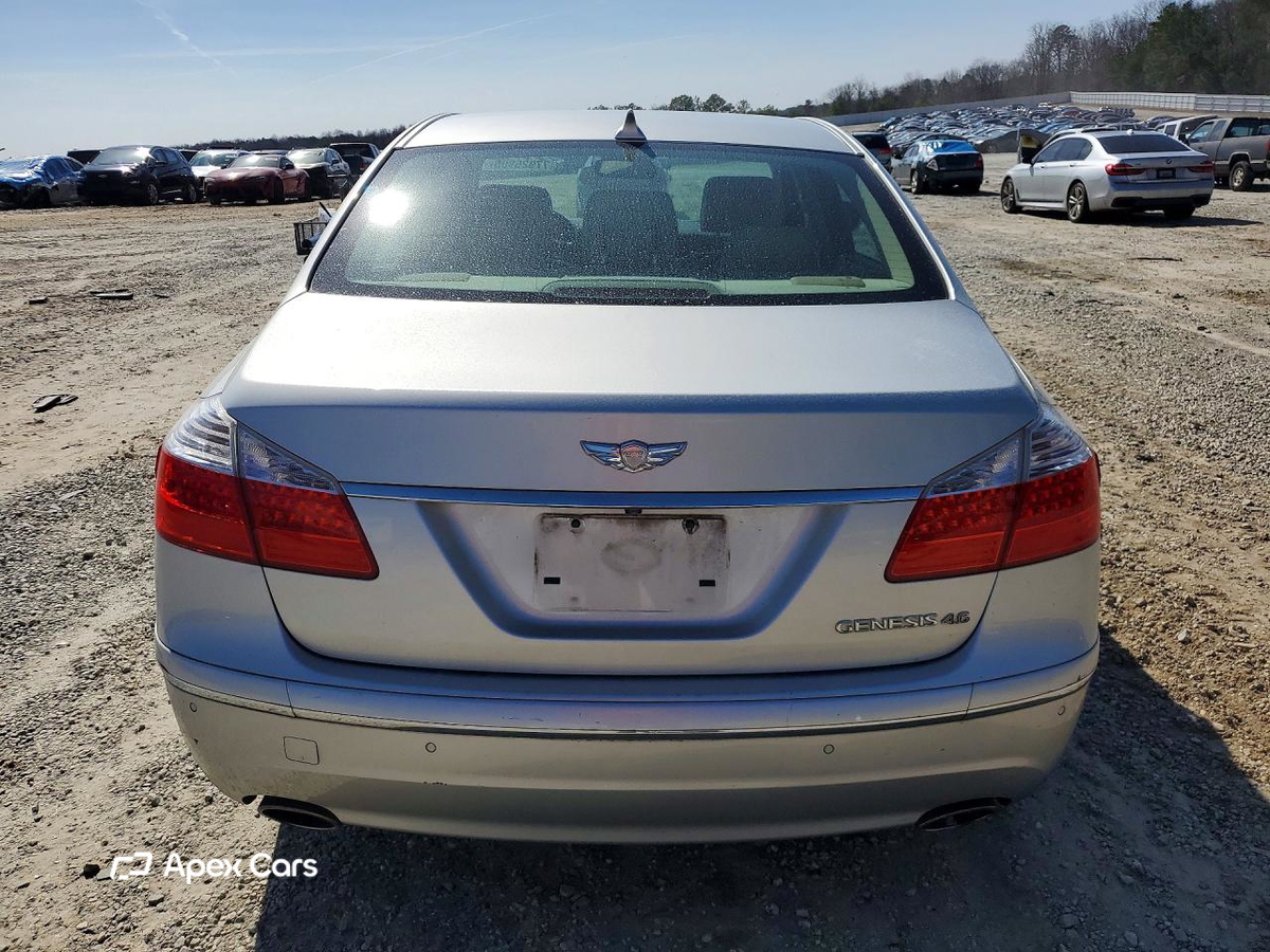 Hyundai Genesis 2011