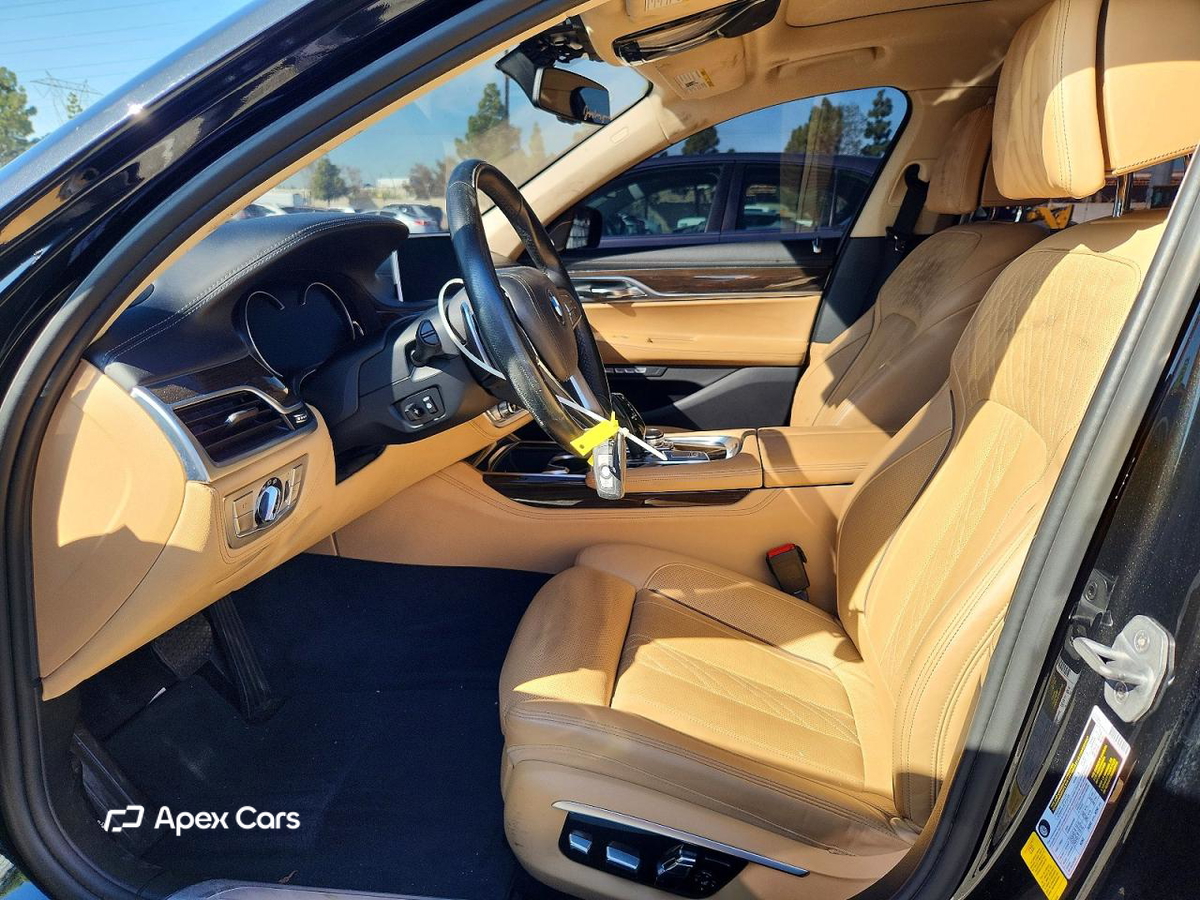 BMW Series 7 2016