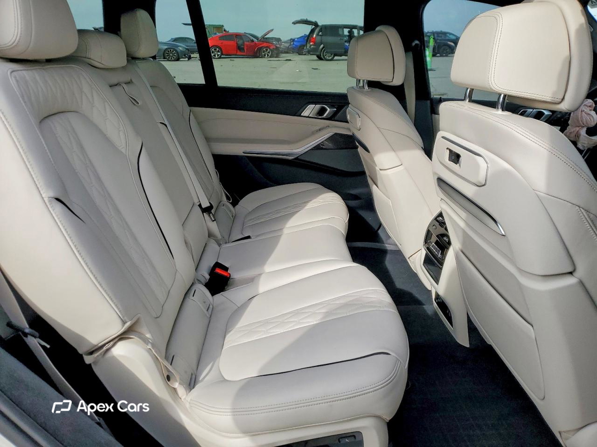 BMW X7 2025