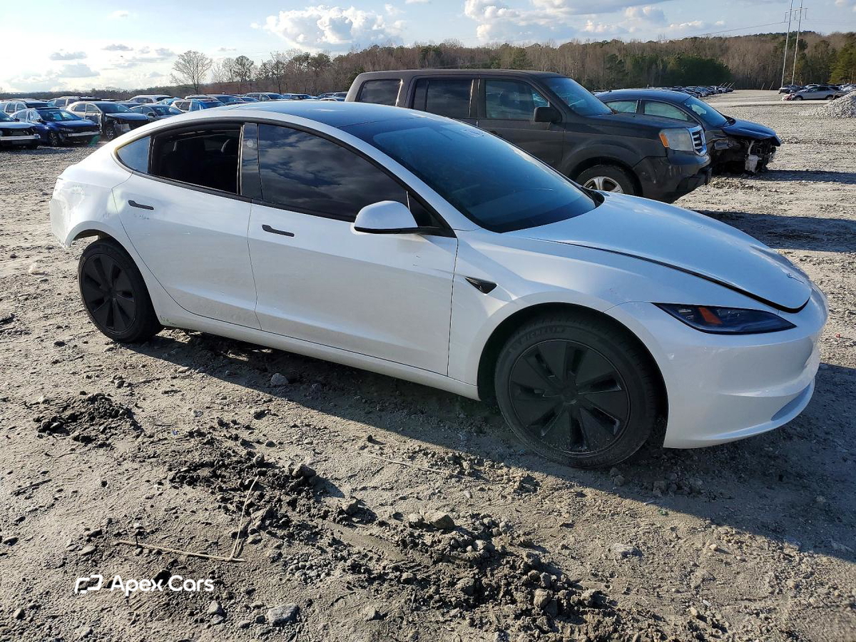 Tesla Model 3 2025