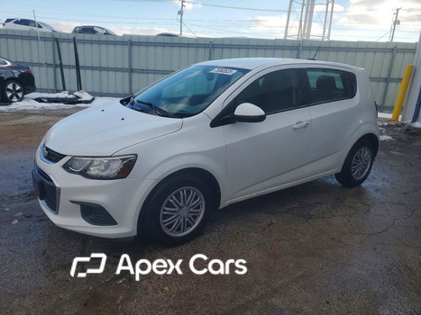 Chevrolet Sonic 2017 - Image 1 of 13