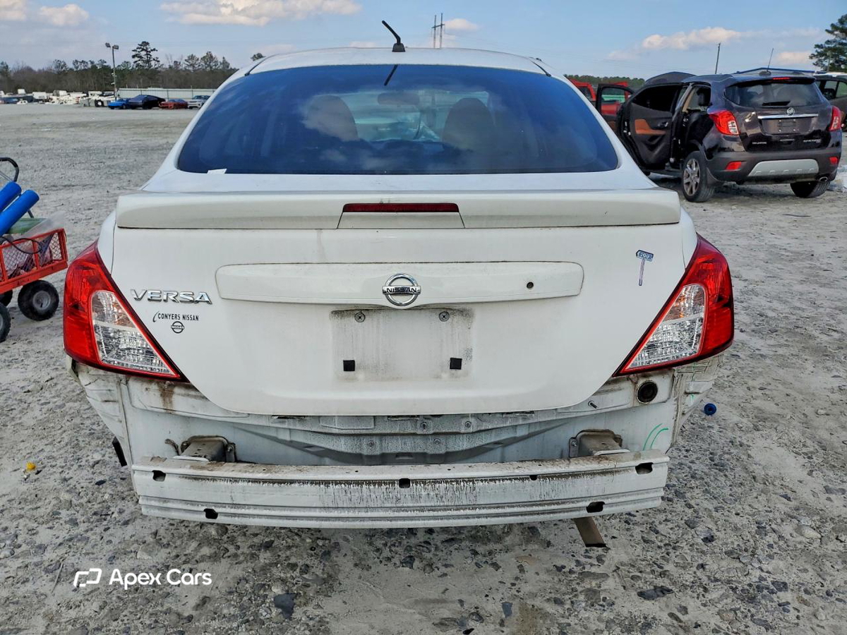 Nissan Versa 2018