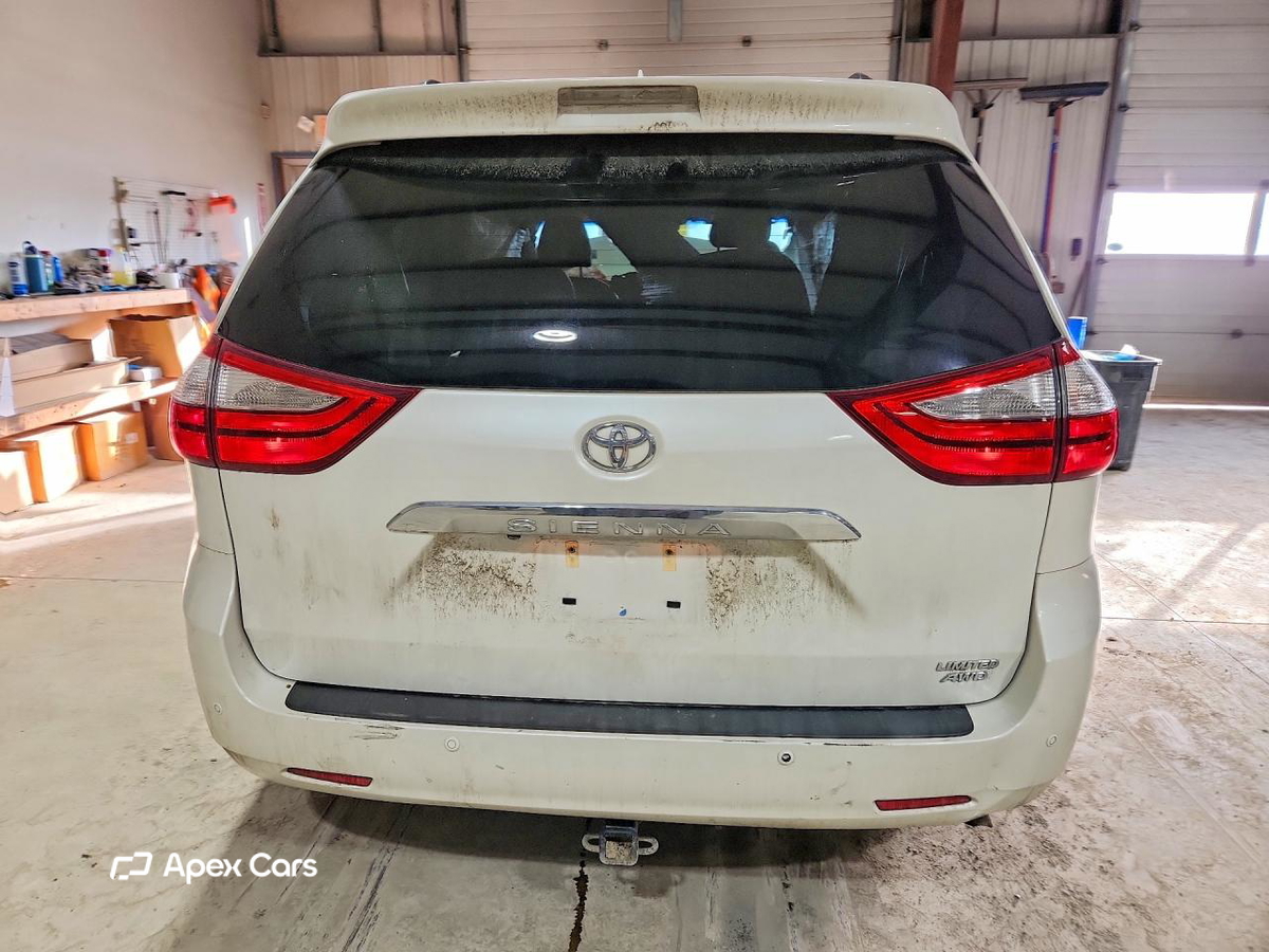 Toyota Sienna 2016