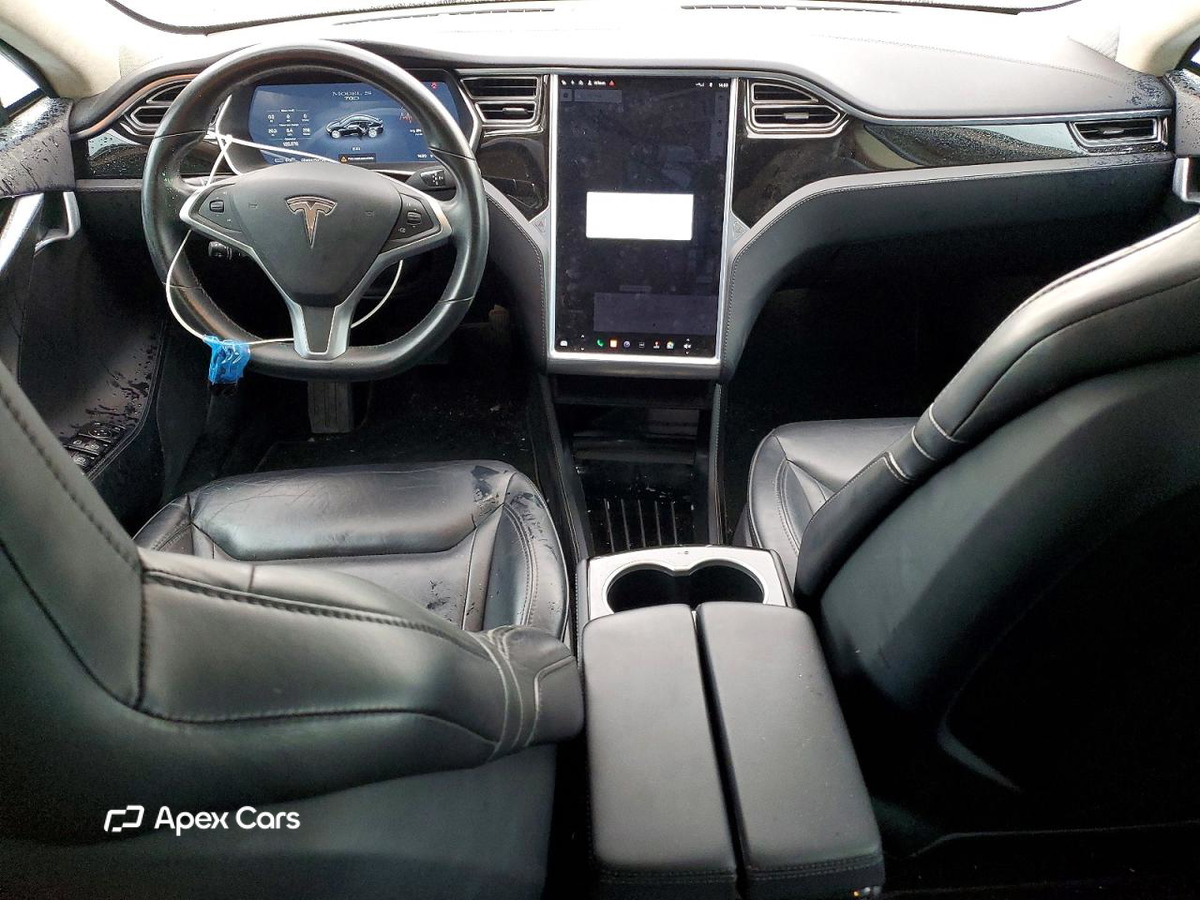 Tesla Model S 2015