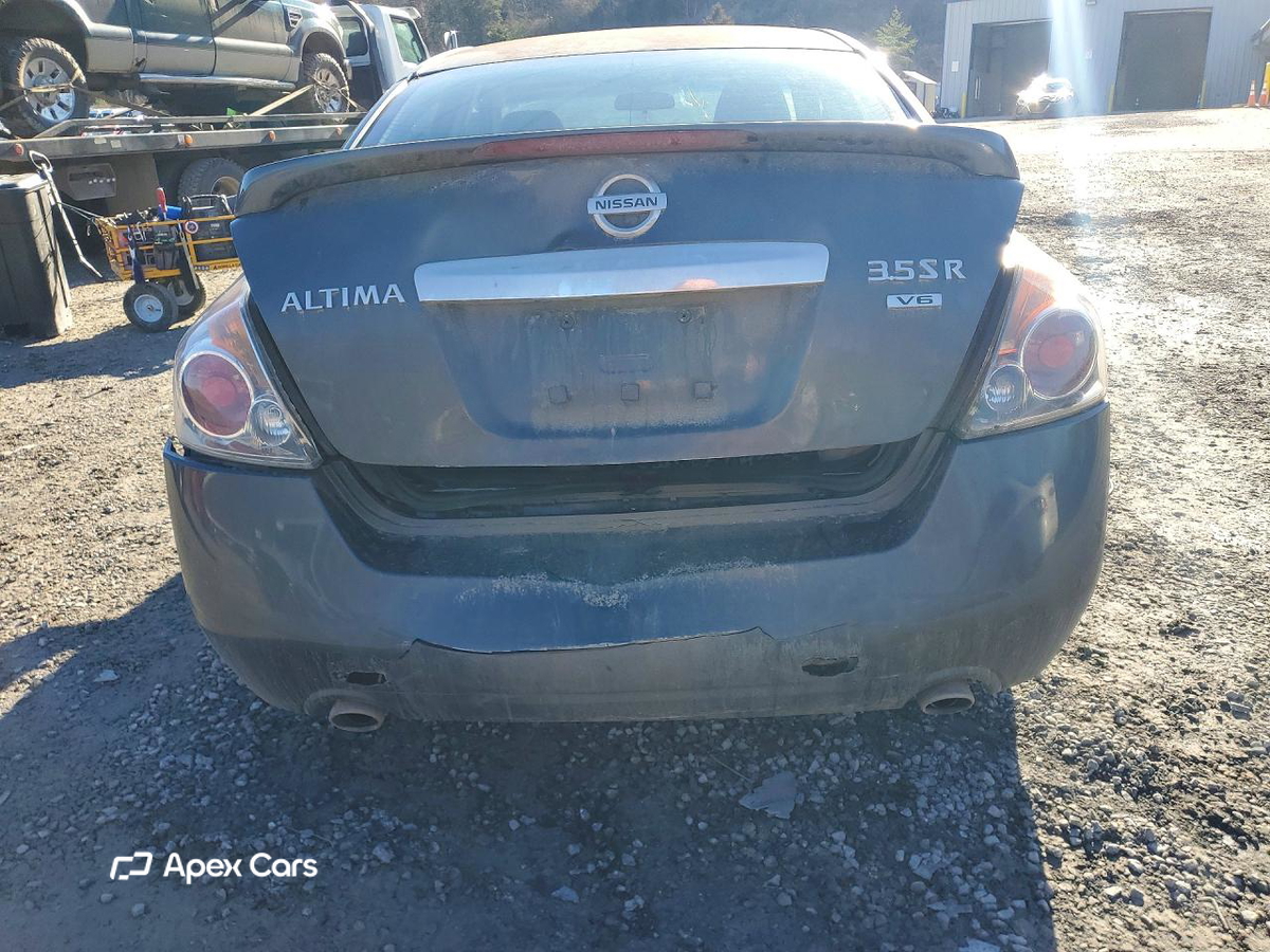 Nissan Altima 2011