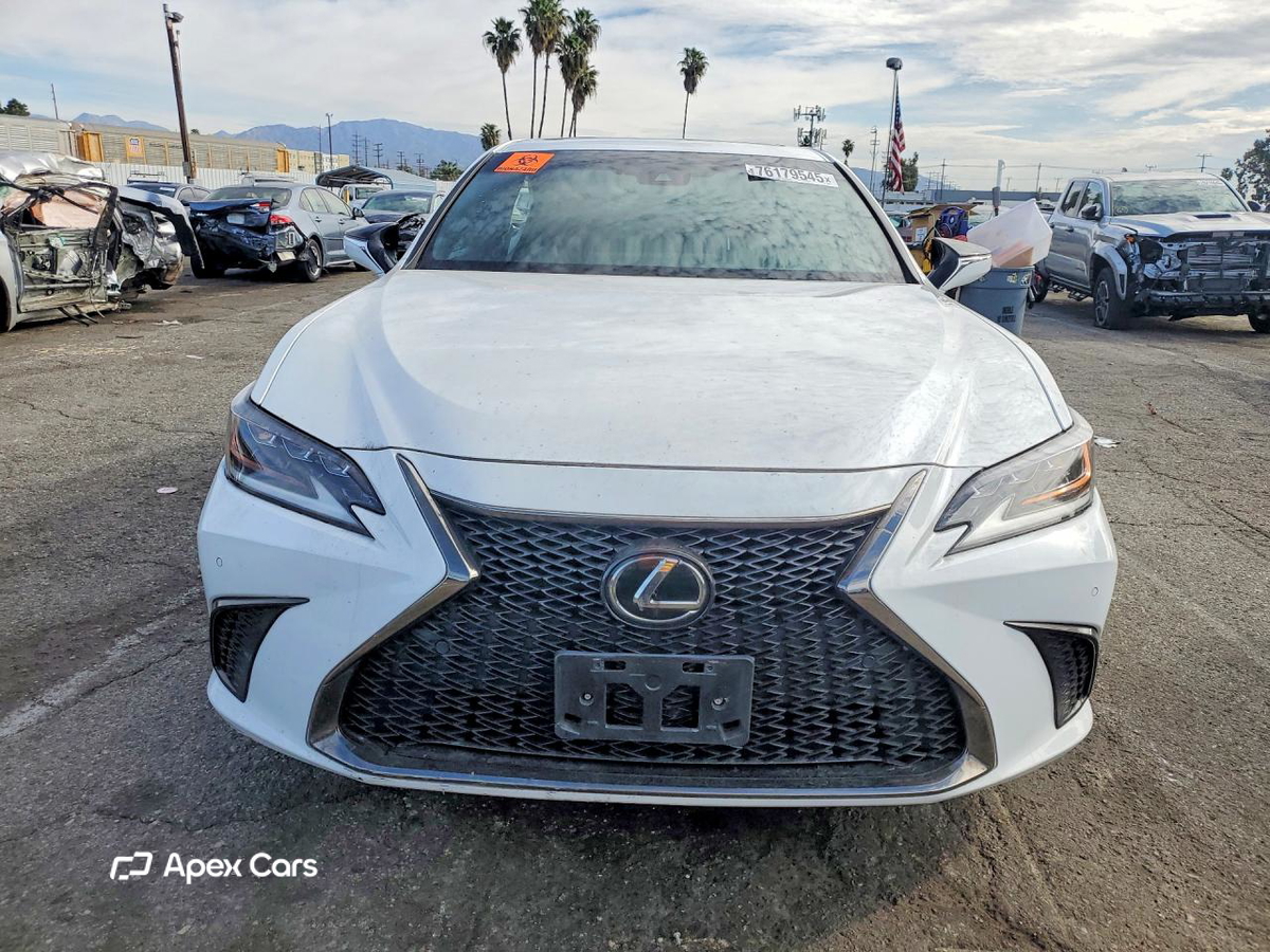 Lexus ES 2021