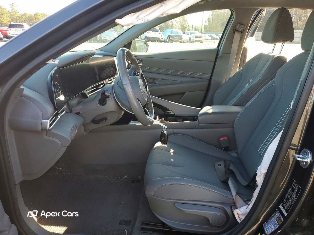 Hyundai Elantra 2023
