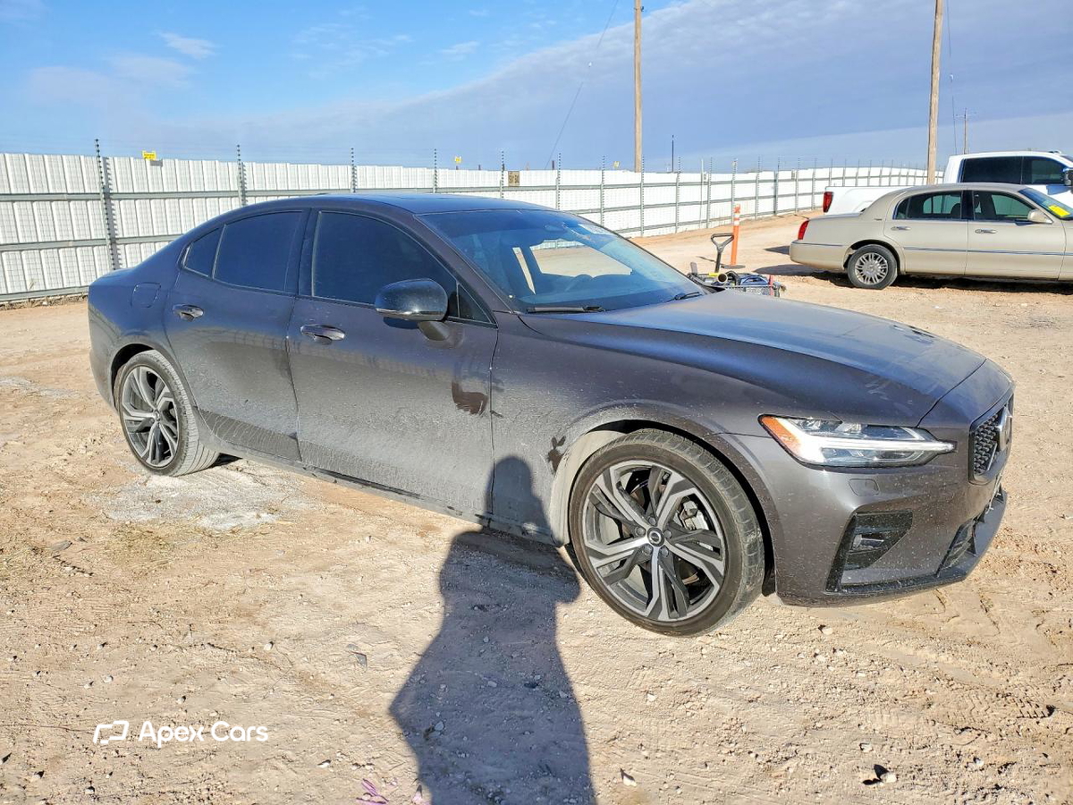Volvo S60 2024