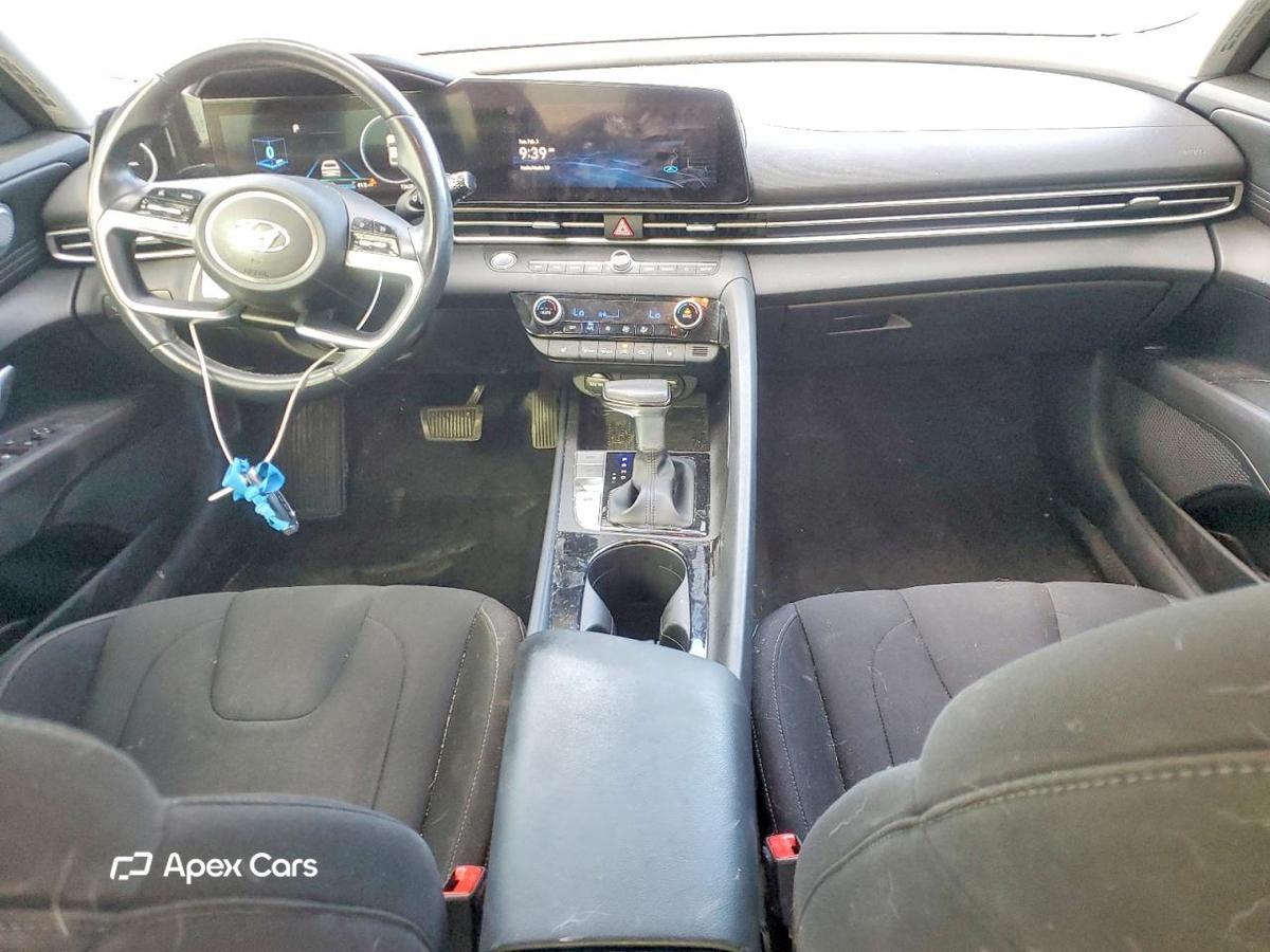 Hyundai Elantra 2023