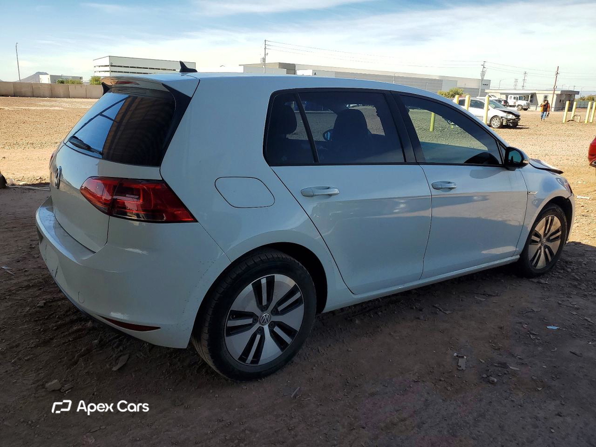 Volkswagen e Golf 2016