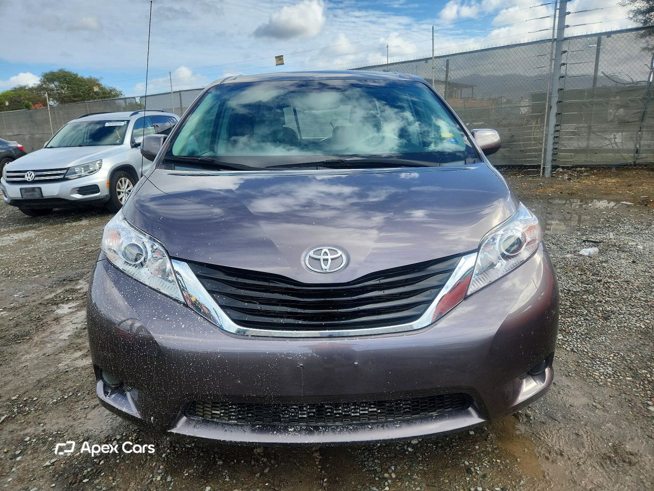 Toyota Sienna 2011