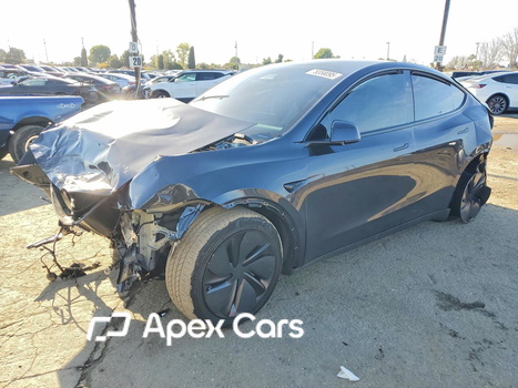 Tesla Model Y 2026 - Image 1 of 14