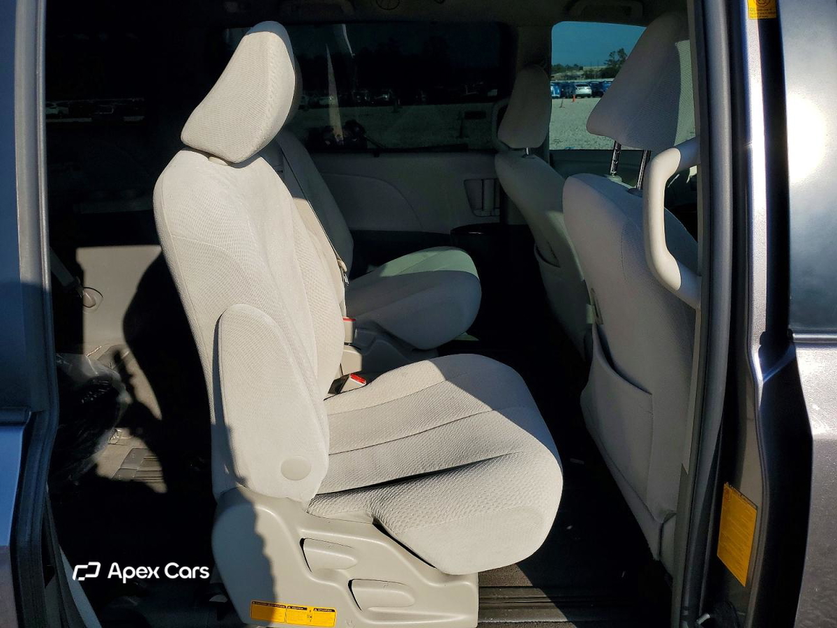 Toyota Sienna 2012