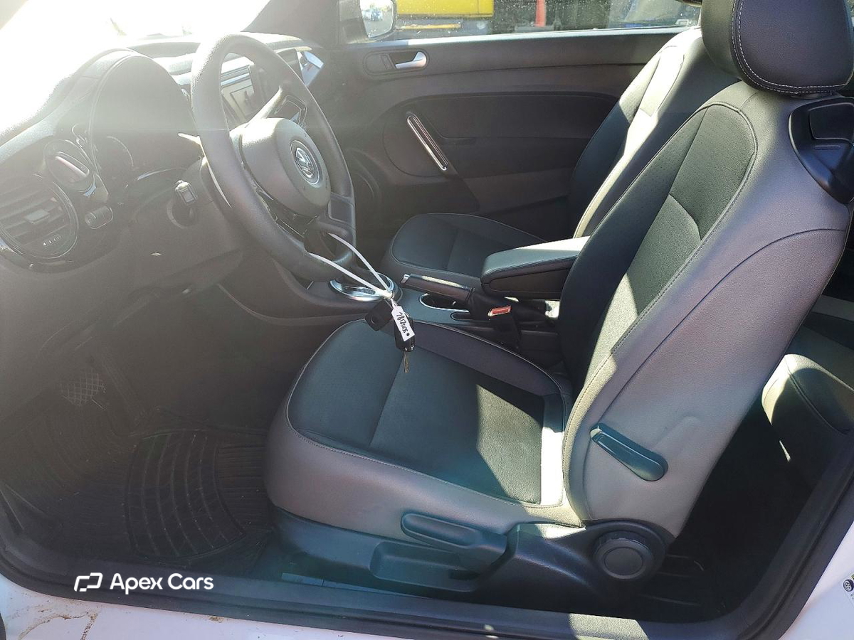 Volkswagen Beetle 2015