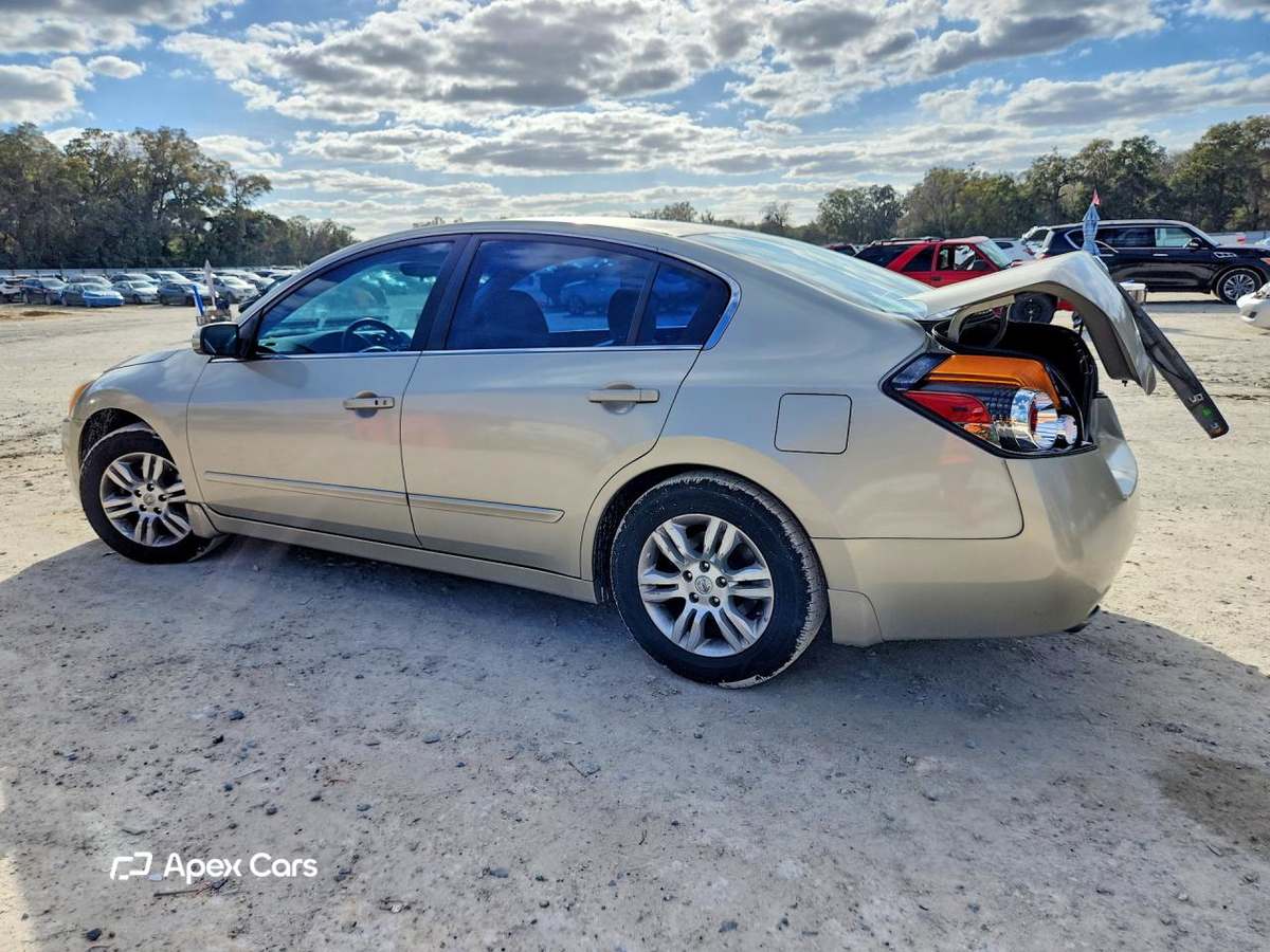 Nissan Altima 2010