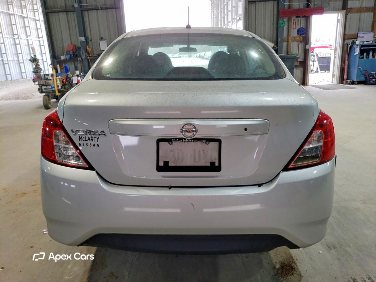 Nissan Versa 2016