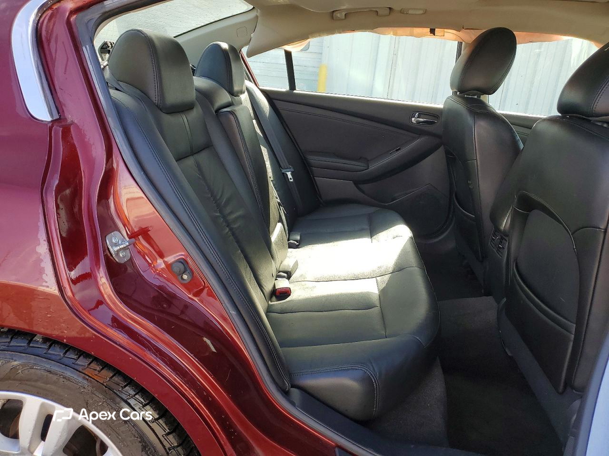 Nissan Altima 2011