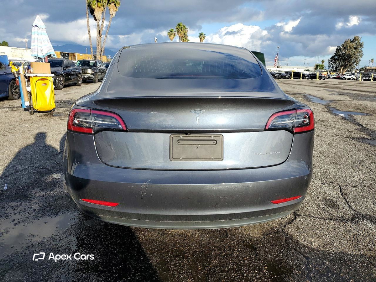 Tesla Model 3 2020